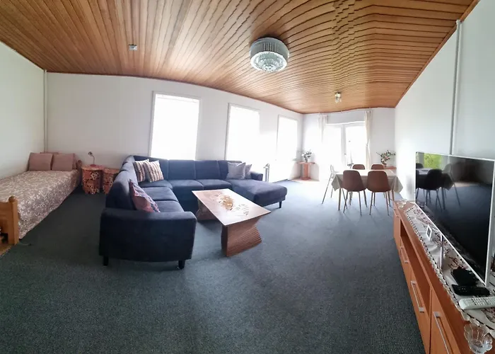 Roz Hus Neksø
